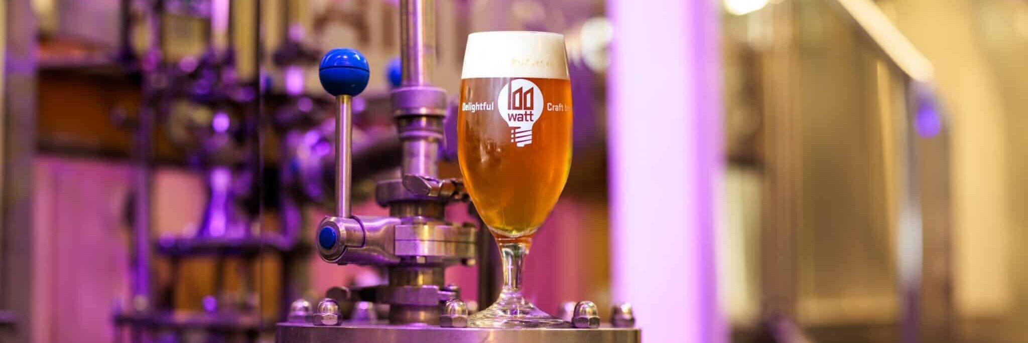 100 watt biertje in brouwerij